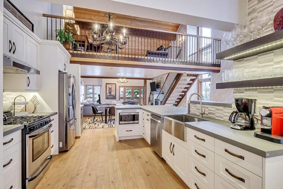 Beautifully updated kitchen with every amenity needed for great family meals.