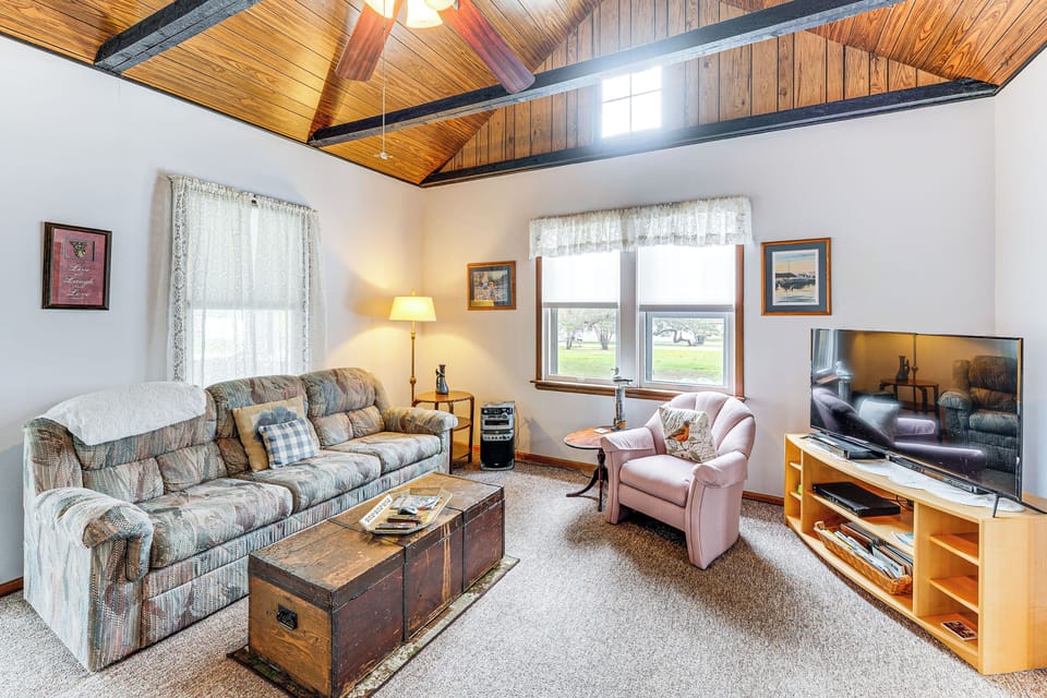 Twin Lakes Vacation Rental | 3BR | 2BA | 1,600 Sq Ft | Stairs Required