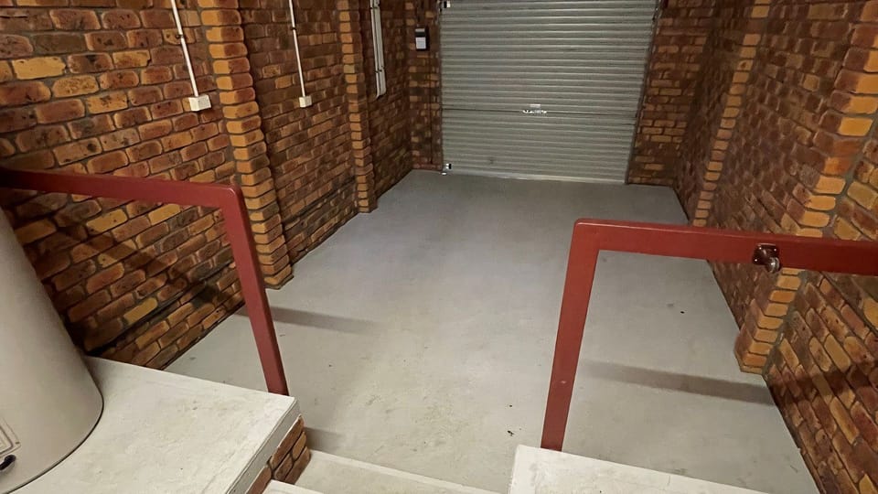 Garage.
