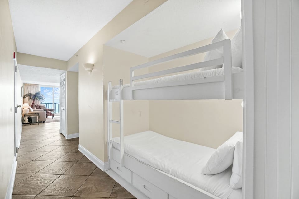 Bunk Alcove