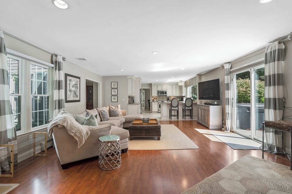 Living area adjacent to the kitchen
