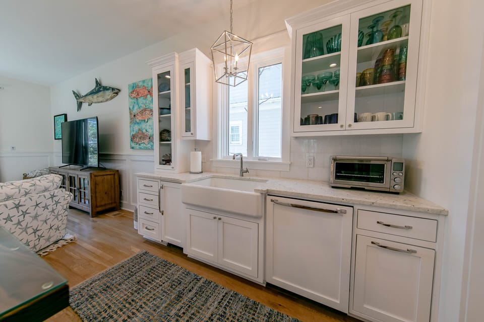 Sink, Ice Maker, Dishwasher