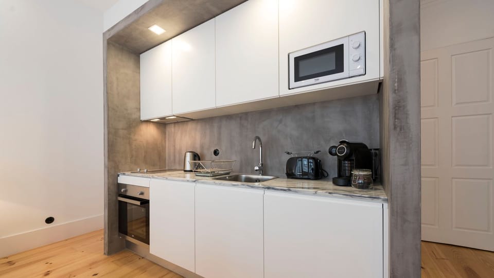 Fully equipped kitchenette