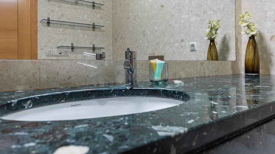 Bathroom #airbnb #airbnblisbon #portugal #pt #lisbon