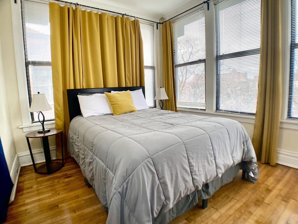 queen bedroom with pillowtop mattress