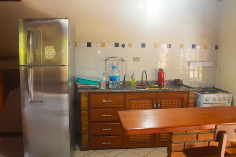 Fridge, oven, stovetop, electric kettle