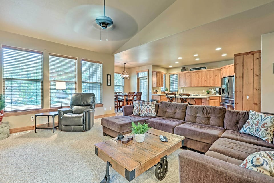 Living Room | High Chair