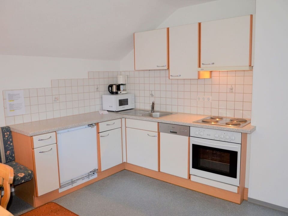Cabinetry, Sink, Countertop, Property, Kitchen Stove, Kitchen, Home Appliance, Kitchen Appliance, Kitchen Sink, Stove