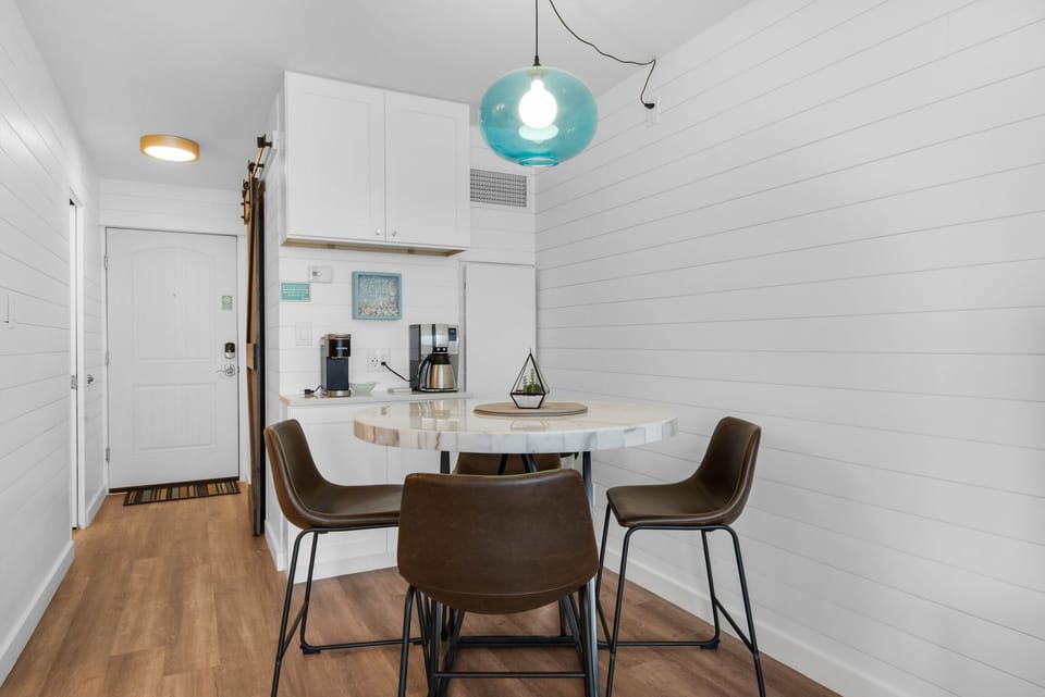 Dining table seats 4
