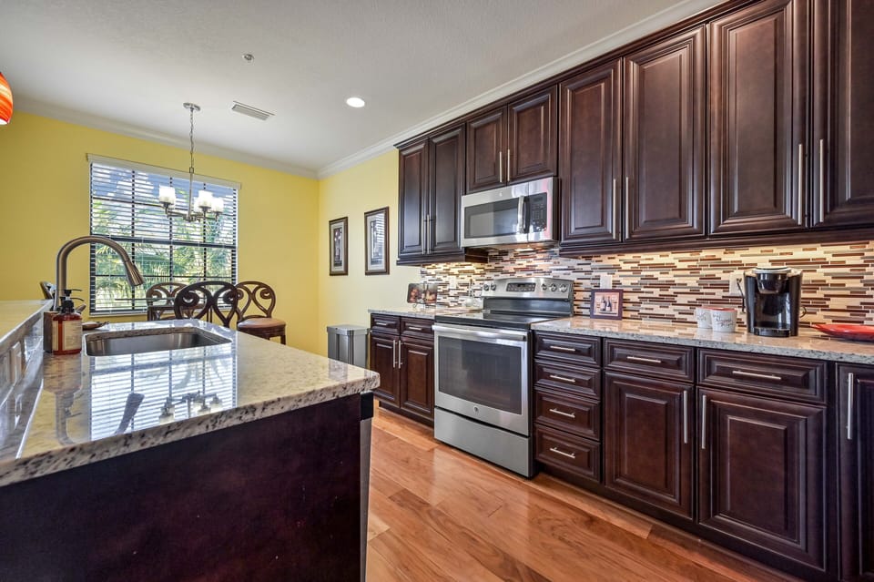 PAS3610 - Fully equipped open kitchen