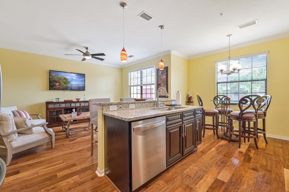 PAS3610 - fully equipped open kitchen with breakfast bar and breakfast nook