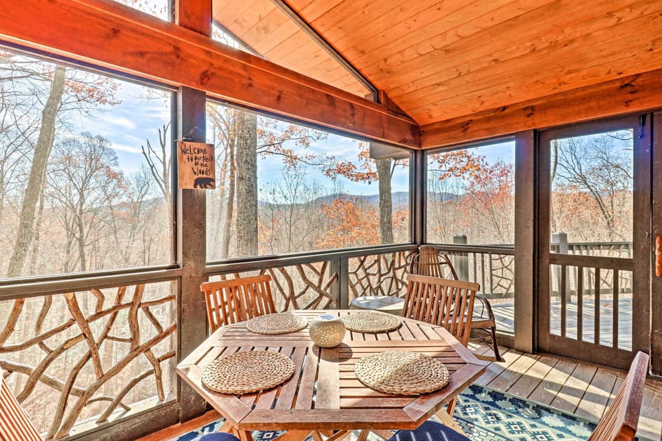 Screened-in Porch