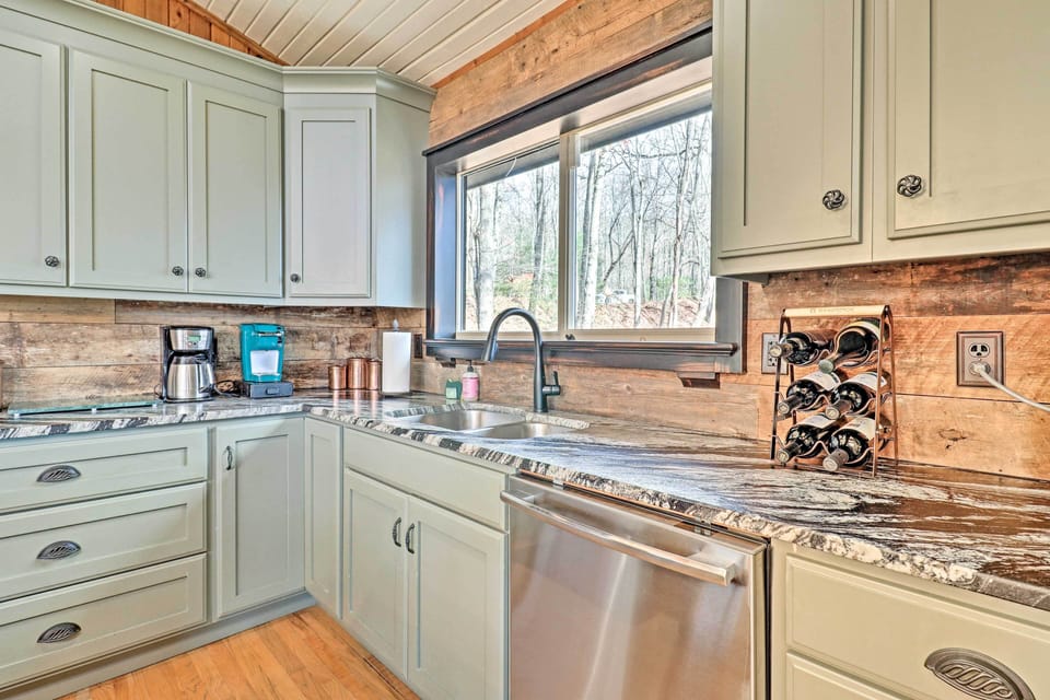 Kitchen | Ice Maker | Hot Water Pot