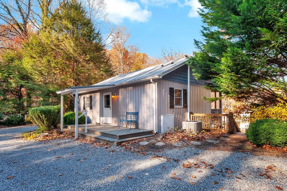The Cottage at Grey Logs Cove