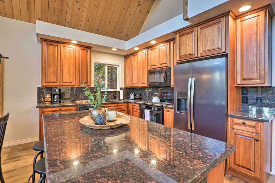 Kitchen | Fully Equipped