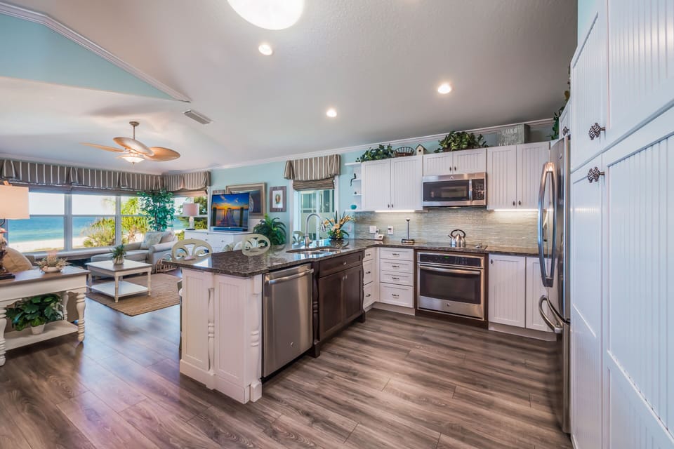 Fully Equipped Modern Kitchen