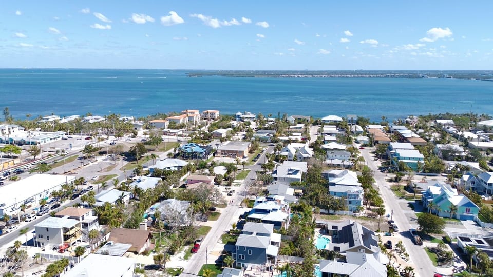 Sun Daze by Anna Maria Island Accommodations