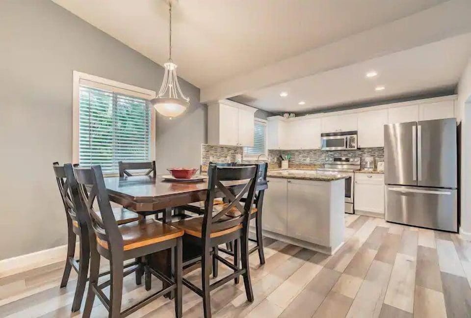 Dining/Kitchen
