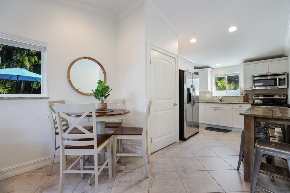 Dining Nook for 4
