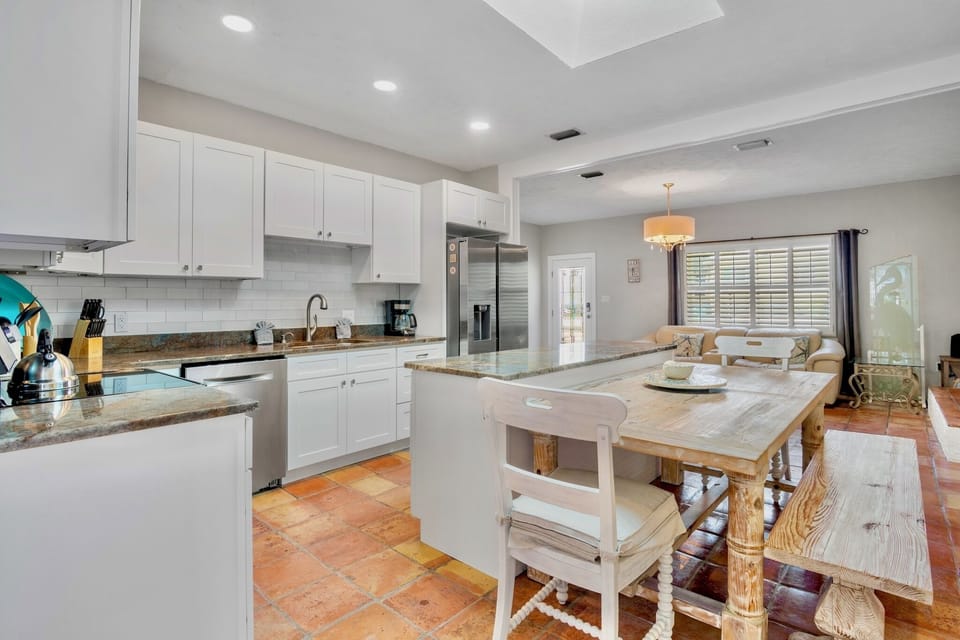 Spacious kitchen island and Dining Area