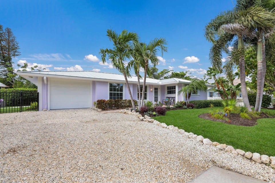 Lavender Lagoon-by Anna Maria Island Accommodations