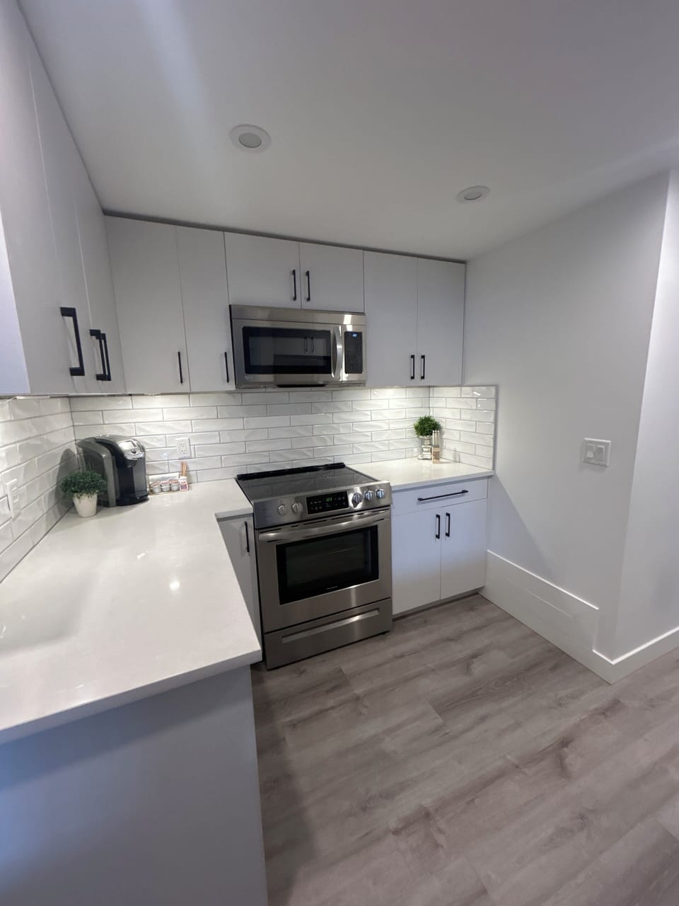 Full kitchen