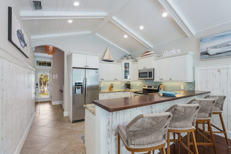Fully equipped modern kitchen