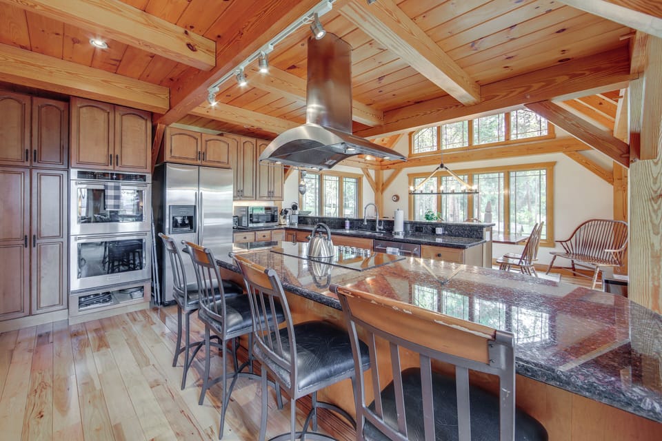 Kitchen | Main Level | Fully Equipped | Cooking Basics | Coffee Maker | Toaster