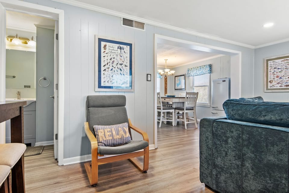 WJ2AN: Windjammer | Bottom Level Living Area