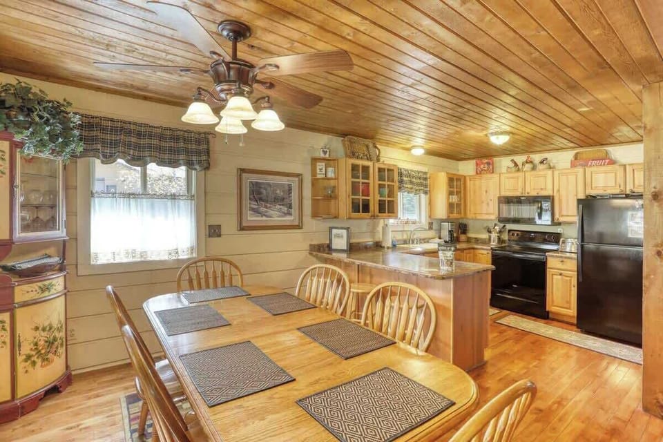 Main level dining table with seating for 6
