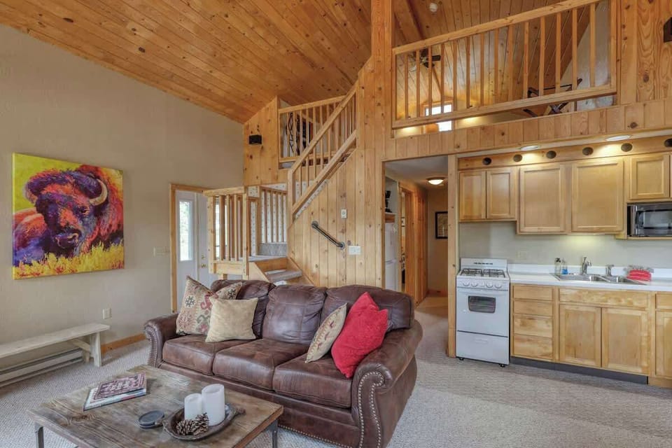 Upstairs loft view