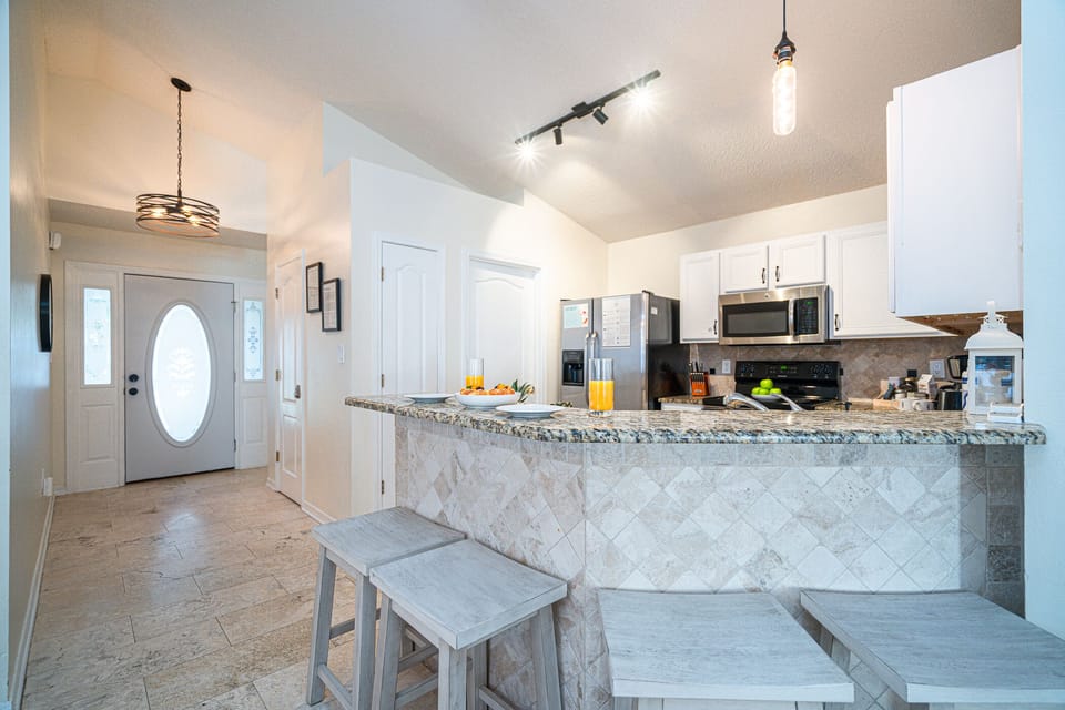 Kitchen bar
