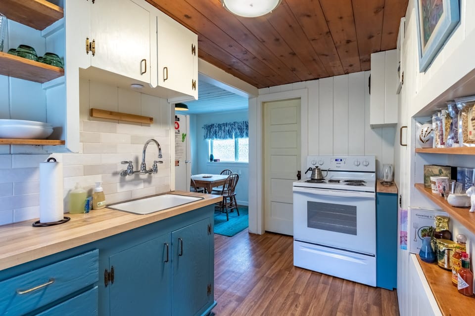 Fully equipped kitchen