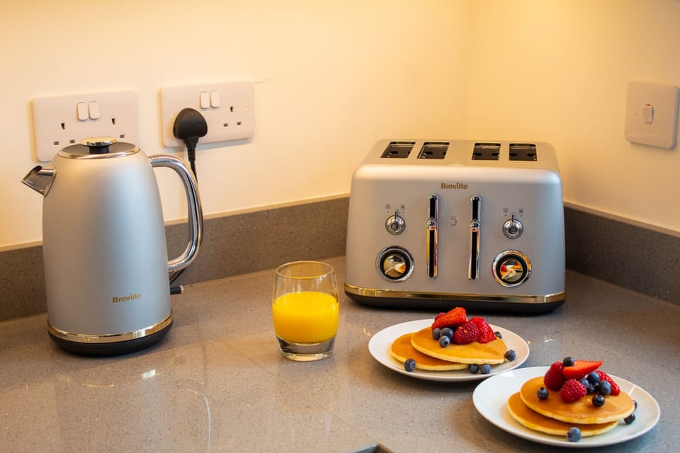 Breakfast time - the modern kitchen has everything you need for a family stay