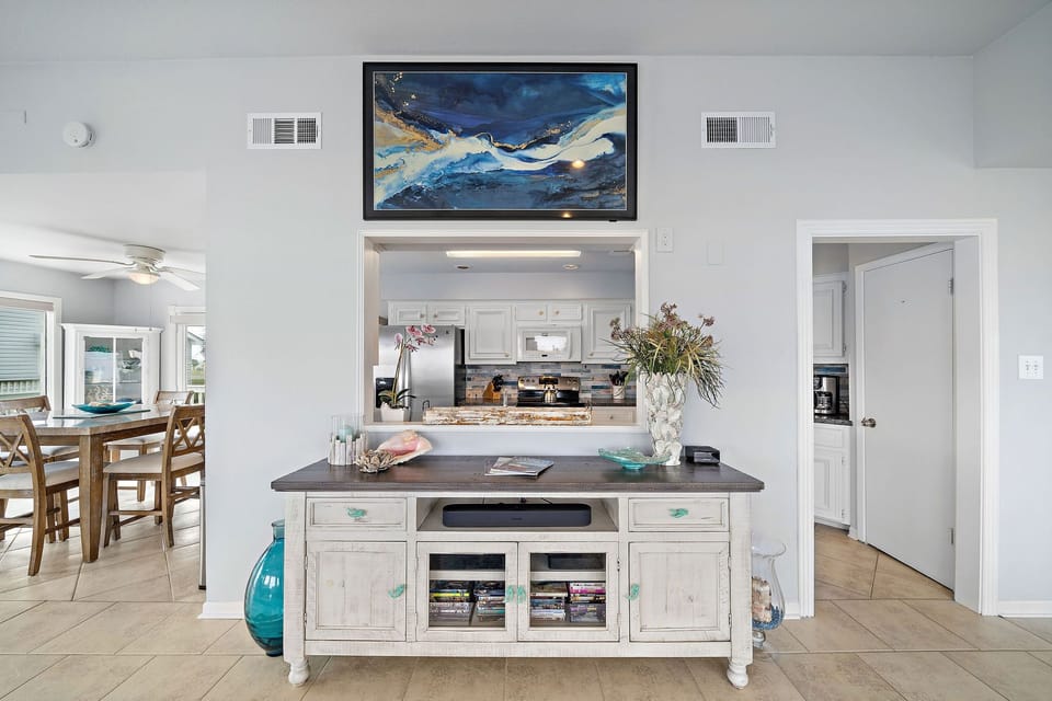 Living Area w/ smart TV