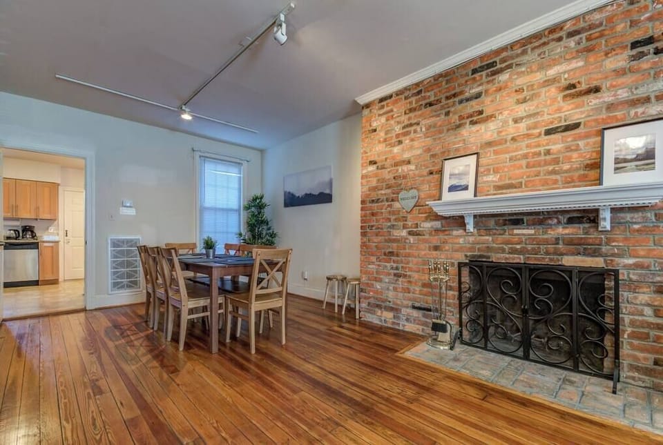 Spacious Dining Area
