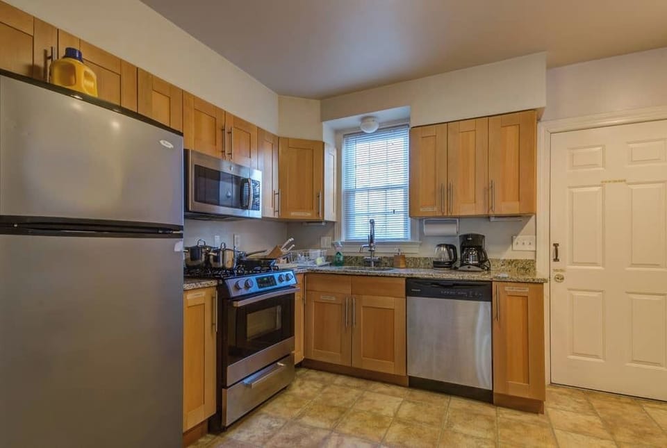 Fully equipped kitchen