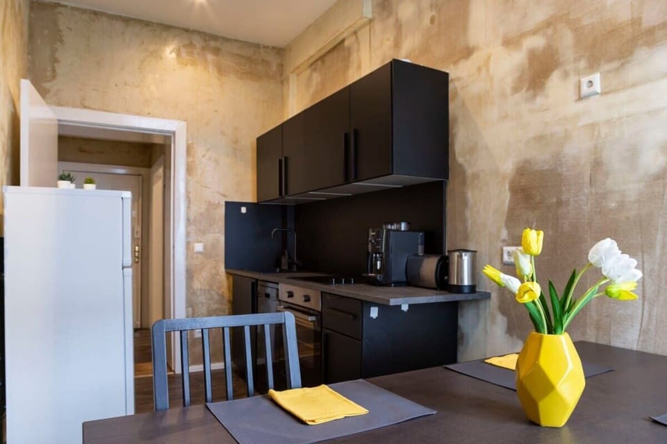 Fully equipped kitchenette