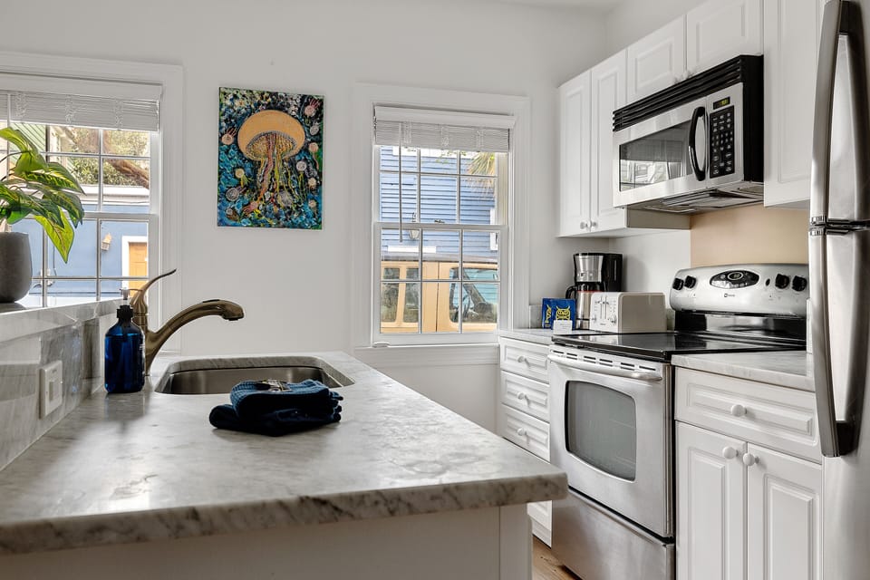 Fully Stocked Kitchen w/ Stainless Steel Appliances