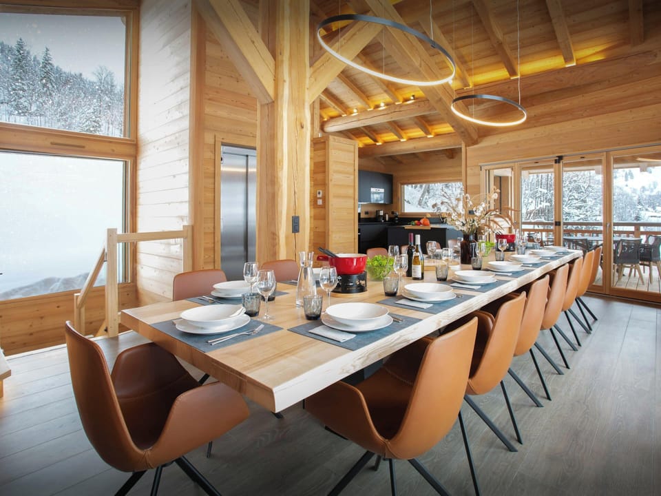 Dining/kitchen