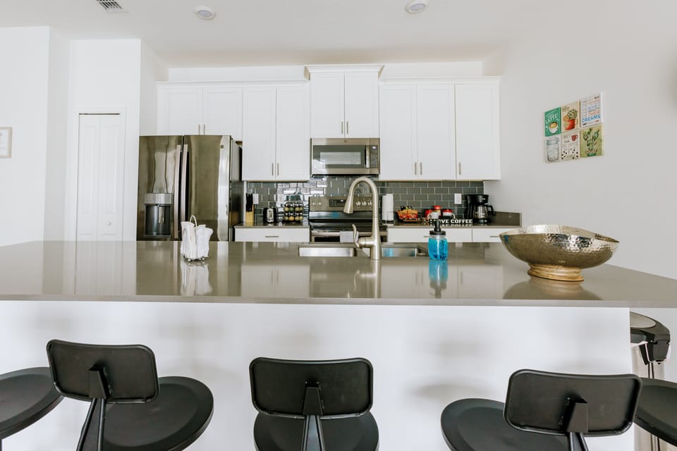 Kitchen island for enjoy a delicious breakfast.