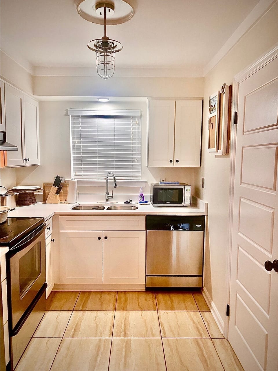 Kitchen-new granite tops, stove, dishwasher, refrigerator, microwave, 