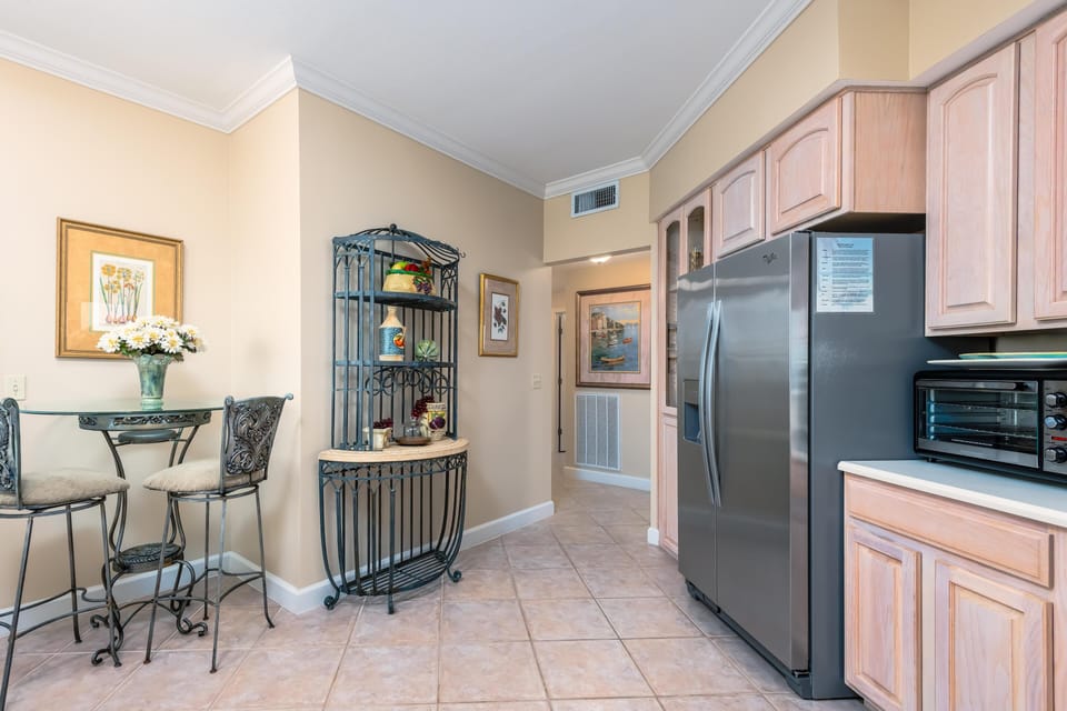Plenty of gadgets and cookware!