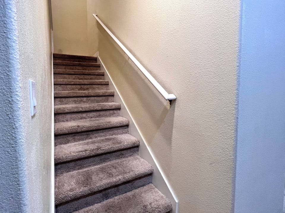 Access to upstairs second floor