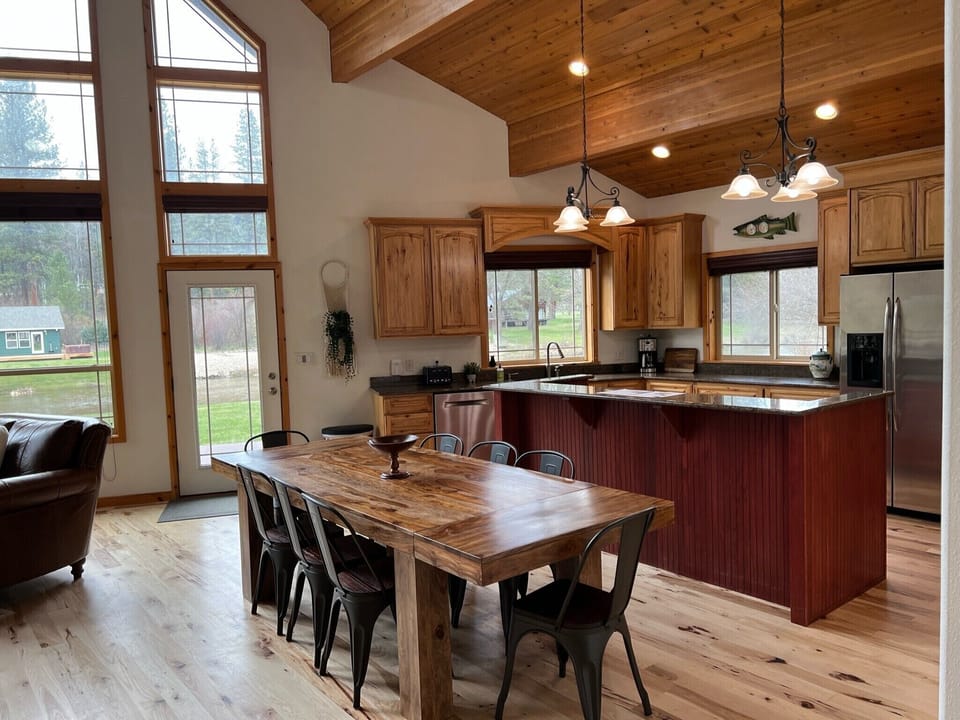 Cabin Dining