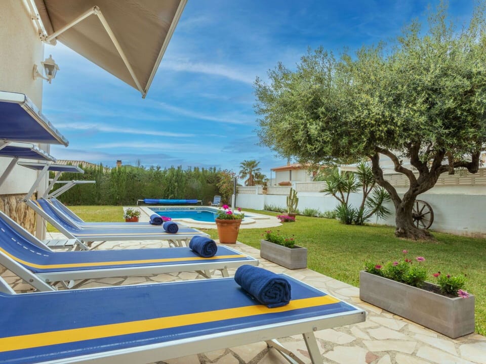 Swimming Pool, Resort, Landscaping, Outdoor Furniture, Estate, Hacienda, Shade, Flowerpot, Eco Hotel, Hotel