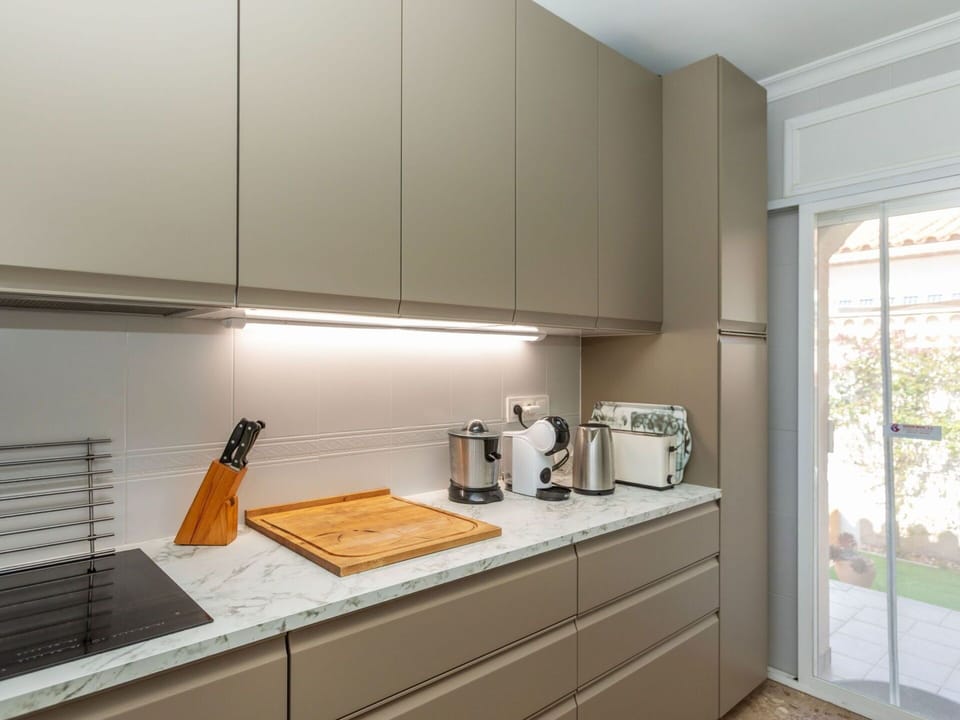 Kitchen, Kitchen Appliance, Countertop, Cabinetry, Interior Design, Wood, Major Appliance, Flooring, Home Appliance, Furniture
