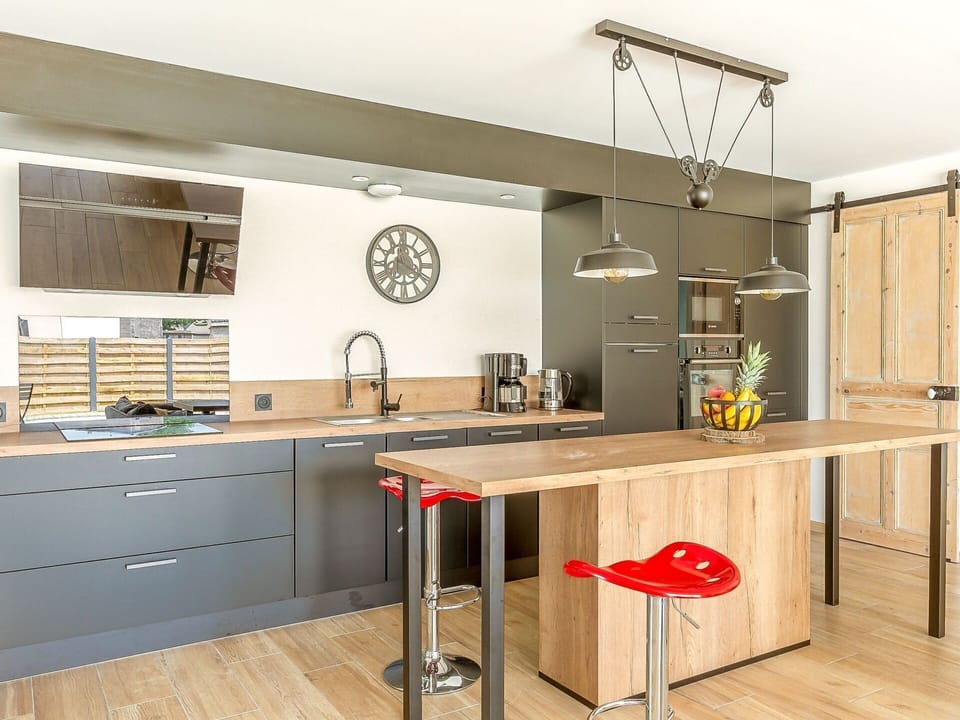Cabinetry, Countertop, Tap, Furniture, Property, Kitchen Sink, Sink, Kitchen Stove, Kitchen, Wood