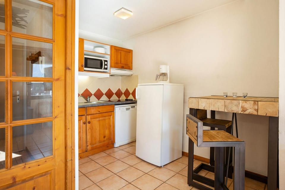 Well equipped kitchen with a dining area