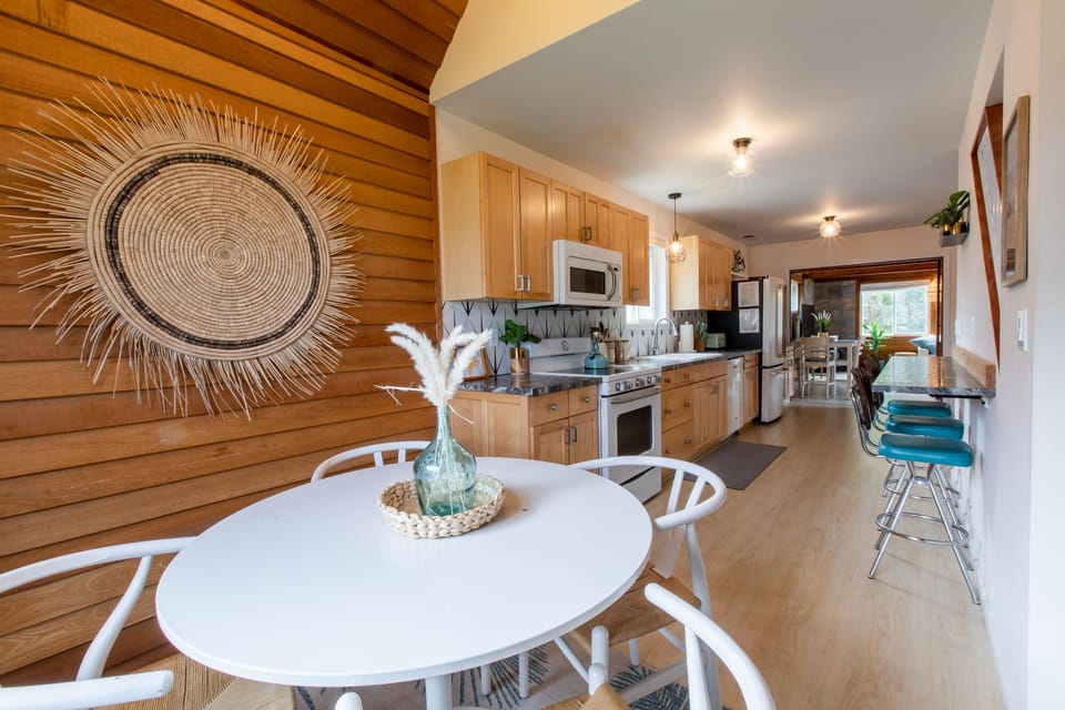 Large kitchen fully equipped with everything you need for a home cooked meal!